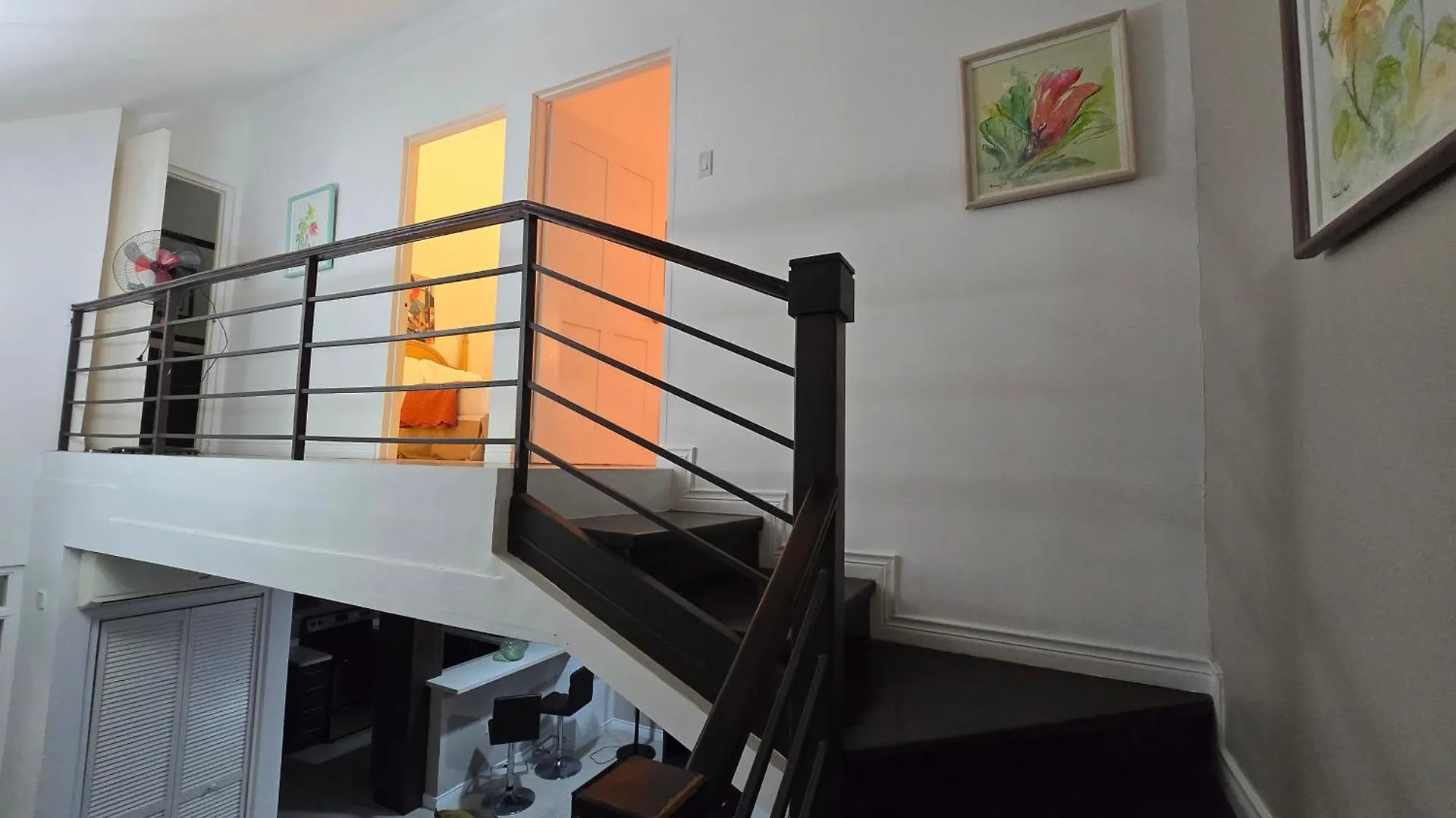 Charming Serene Penthouse With Pool & Gym New Кингстон Апартаменты
