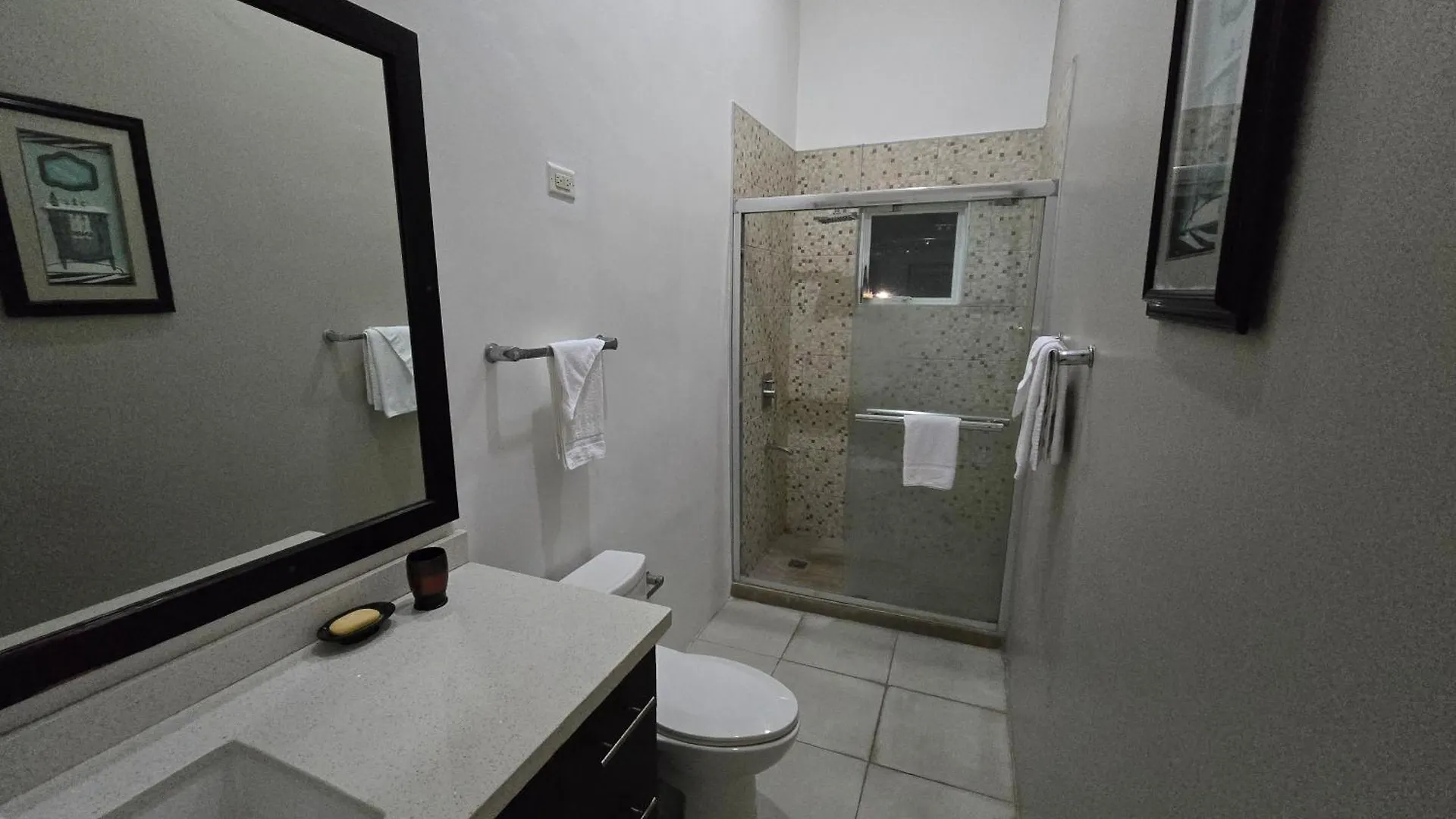Charming Serene Penthouse With Pool & Gym New Кингстон 0*,  Ямайка