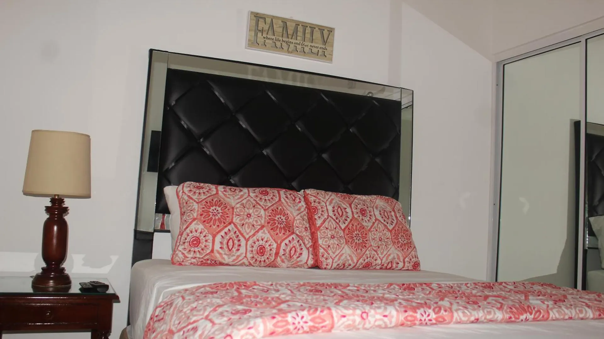 Charming Serene Penthouse With Pool & Gym New Кингстон 0*,  Ямайка