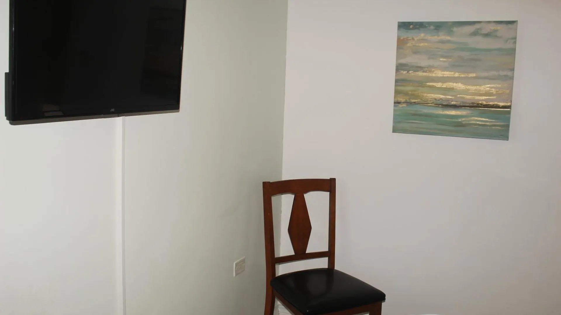 Charming Serene Penthouse With Pool & Gym New קינגסטון 0*,
